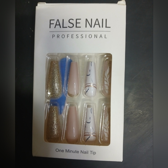 Gold glitter pink white marble press on nails - Picture 2 of 3